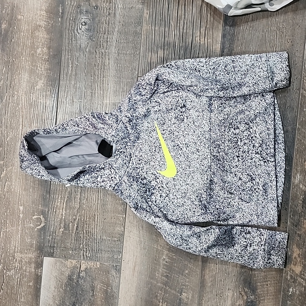 Boys Nike Dri Fit hoodie size 6